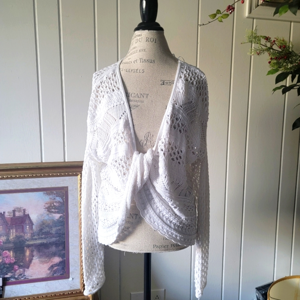 White Knitted V- neck Belly Sweater